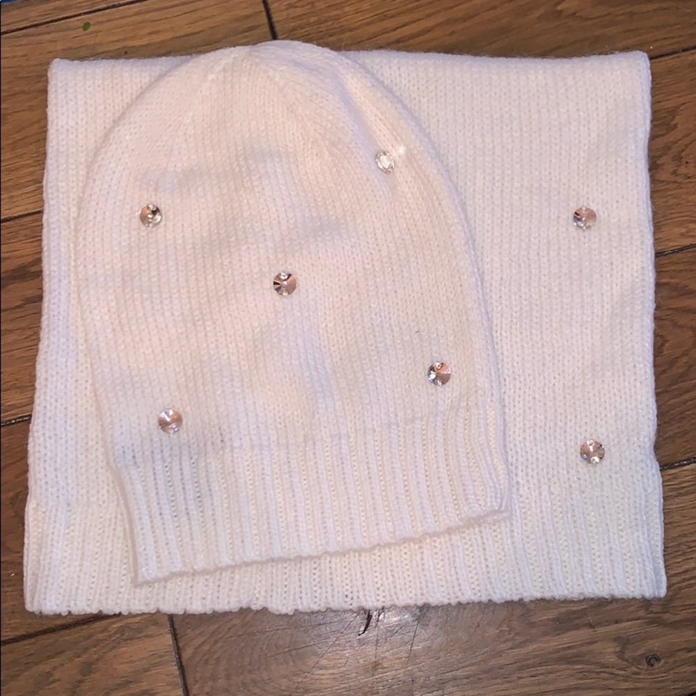 Victoria’s Secret Scarf & Beanie Set